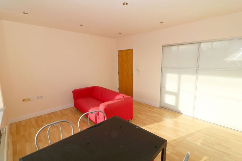 Property photo 3 of 12