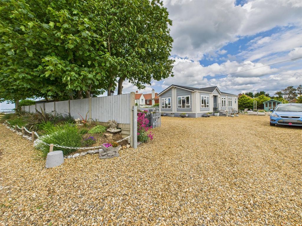 Property photo 1 of 38 Cam04116G0-Pr0206-Still037.Jpg