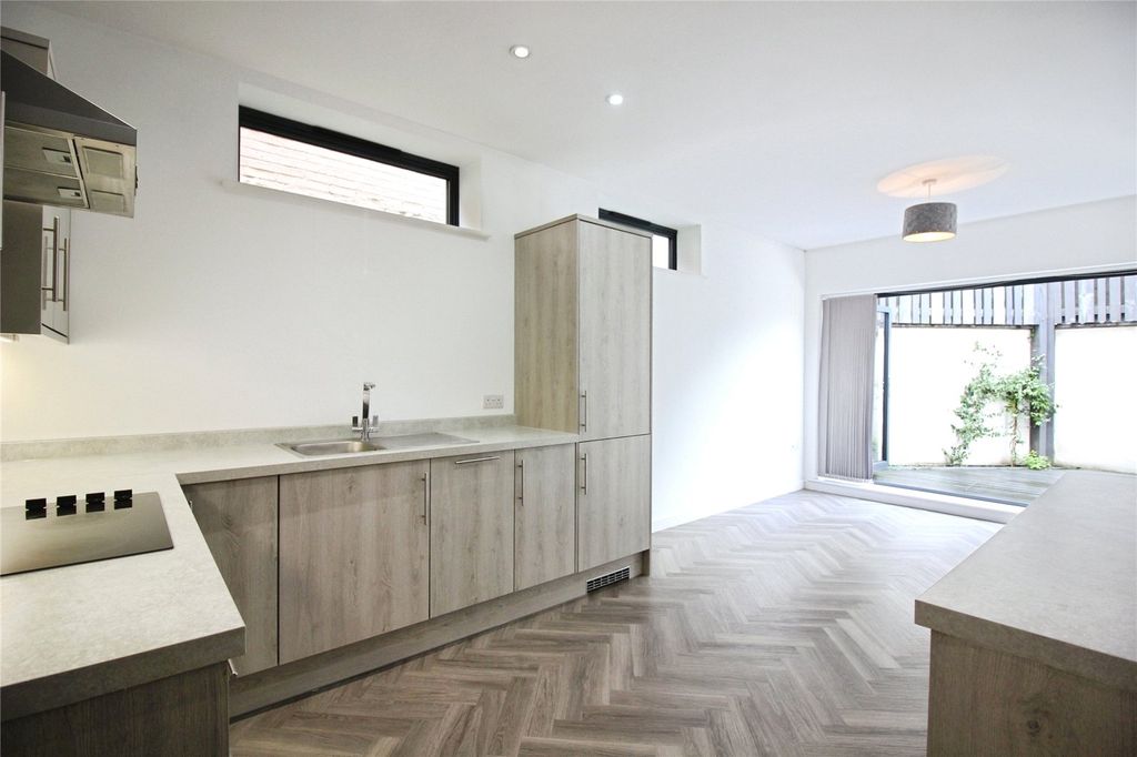 Property photo 3 of 10 Picture No. 09