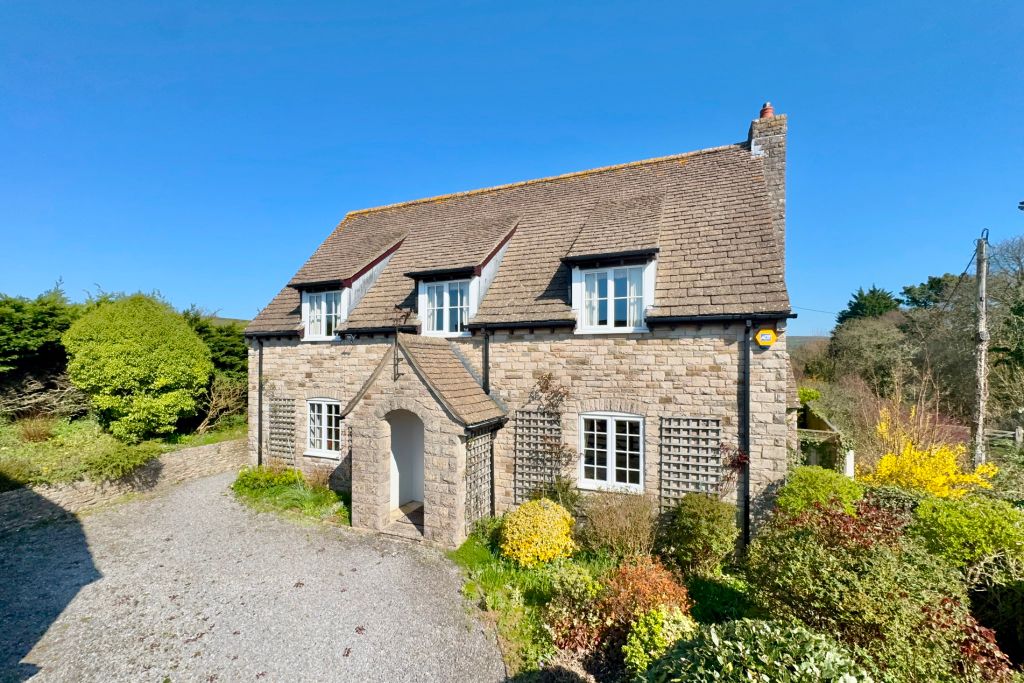 Property photo 1 of 18