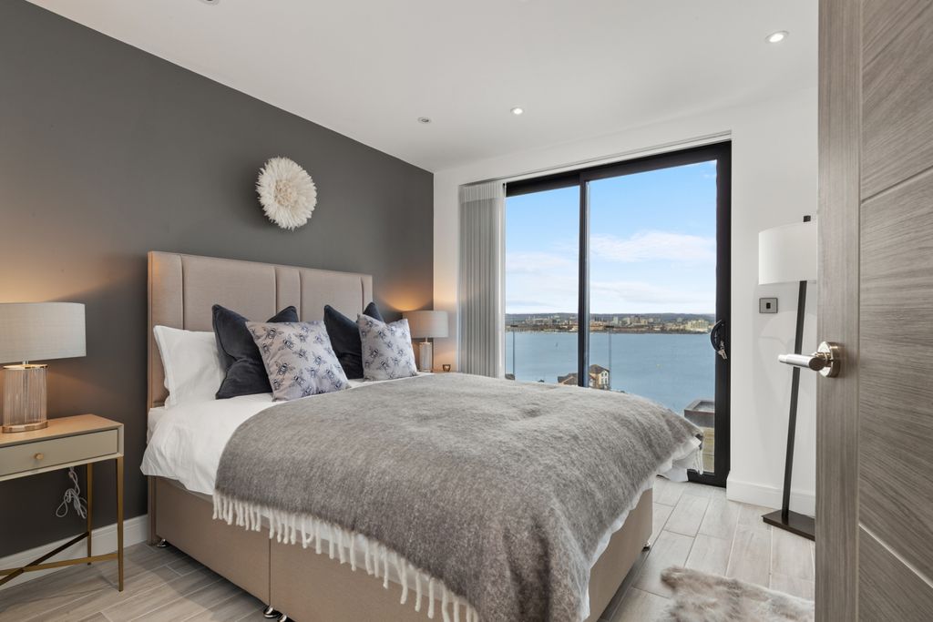 Property photo 1 of 7 Executive 2 Bedroom Property To Let In Penarth