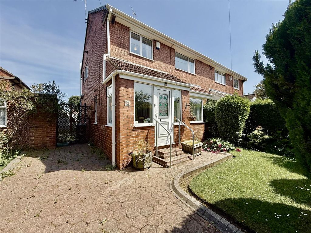 Property photo 1 of 19 External
