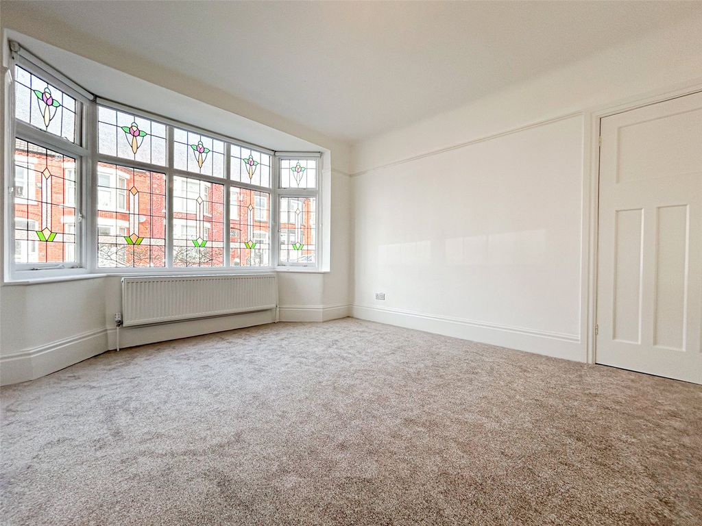 Property photo 2 of 17 Picture No. 01