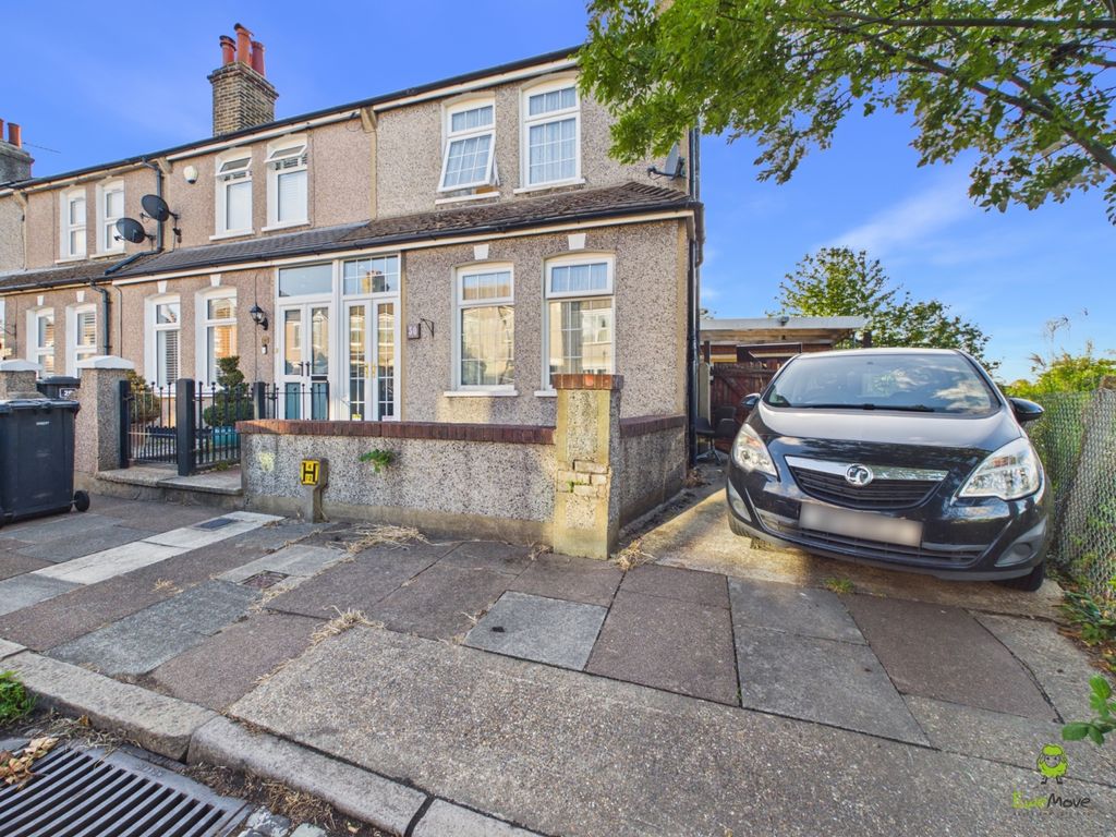 Property photo 1 of 18 Presented By Clinton Crawford Of Ewemove Bexley An
