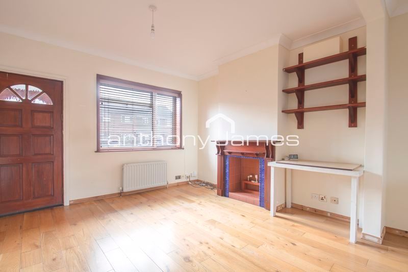 Property photo 3 of 9 Photo 8