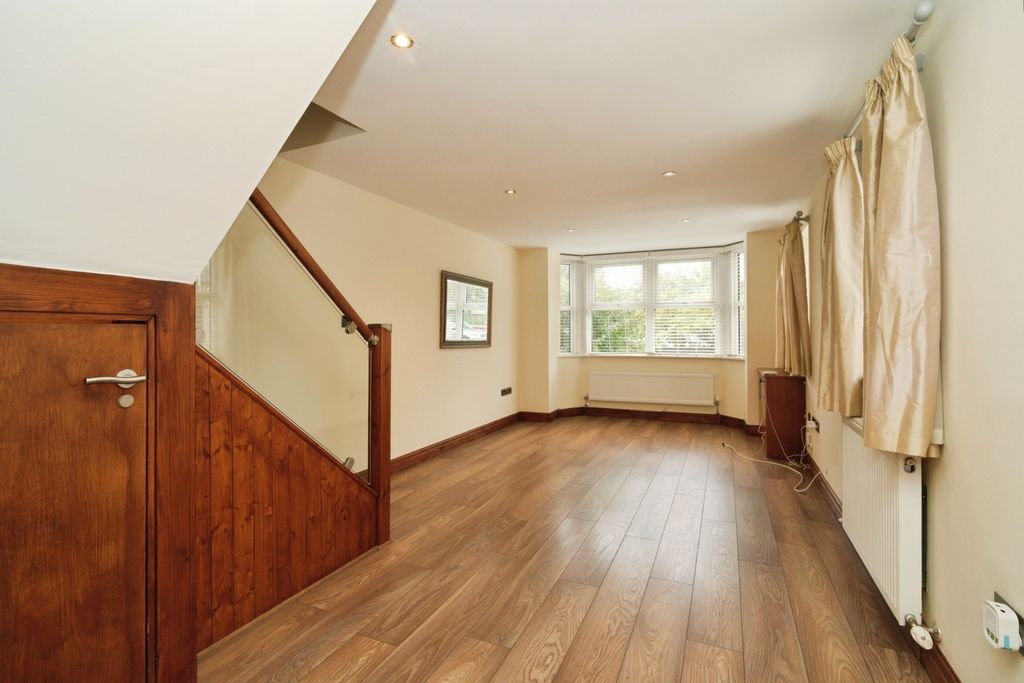 Property photo 2 of 17 Image 1