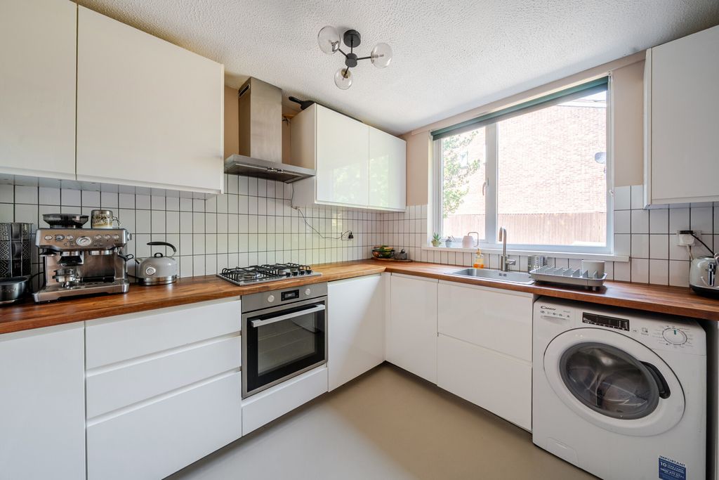 Property photo 3 of 15 Kitchen