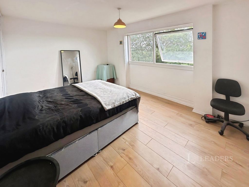 Property photo 3 of 9 Pbox-Img.Jpg