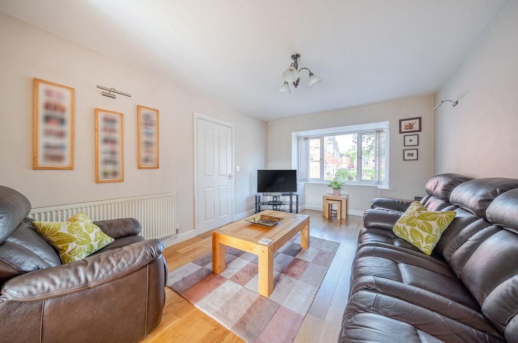 Property photo 3 of 32 1348738-10-68Bec3...