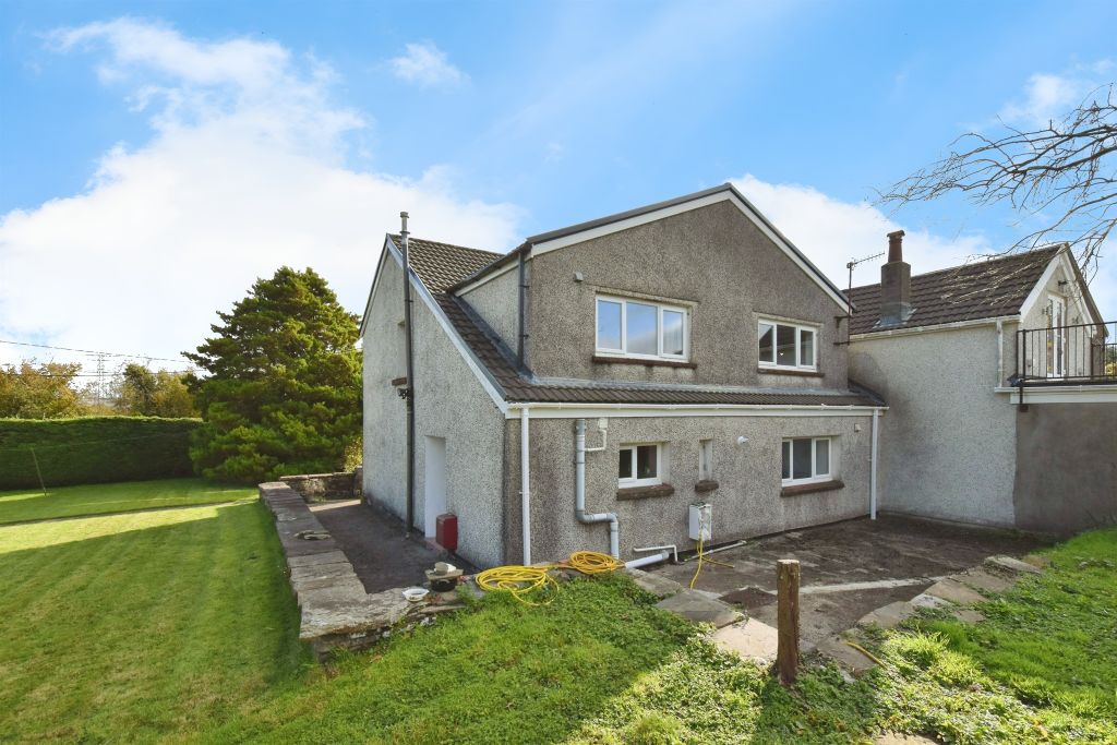 Property photo 3 of 34