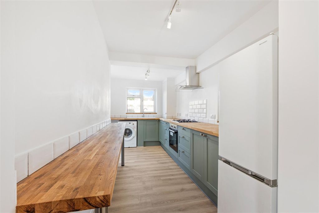 Property photo 3 of 14 Oliver Road 25-015.Jpg