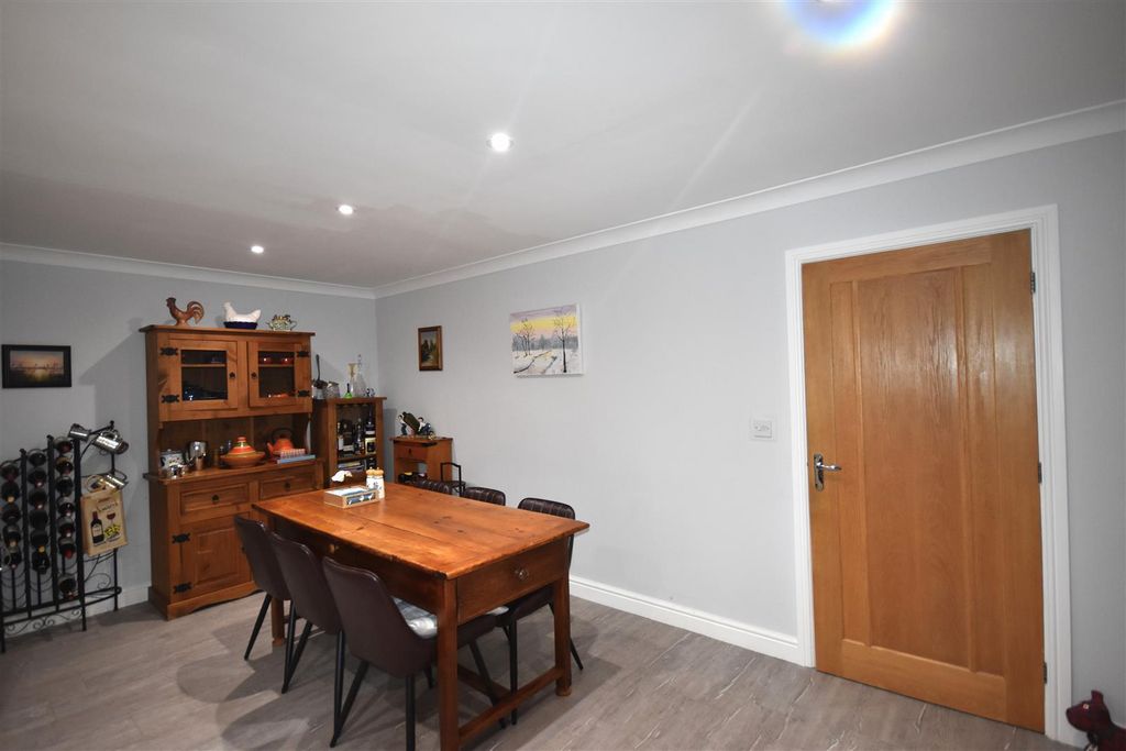 Additional image 10 of 4 bed detached house for saleMill House Lane, Goole DN14