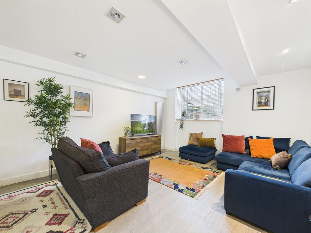 Property photo 3 of 15 Open Plan Living Kitchen