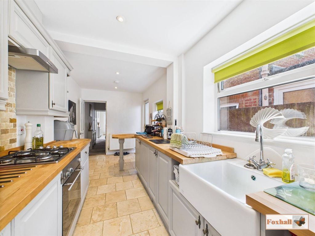 Property photo 1 of 16 Kitchen / Breakfast Room
