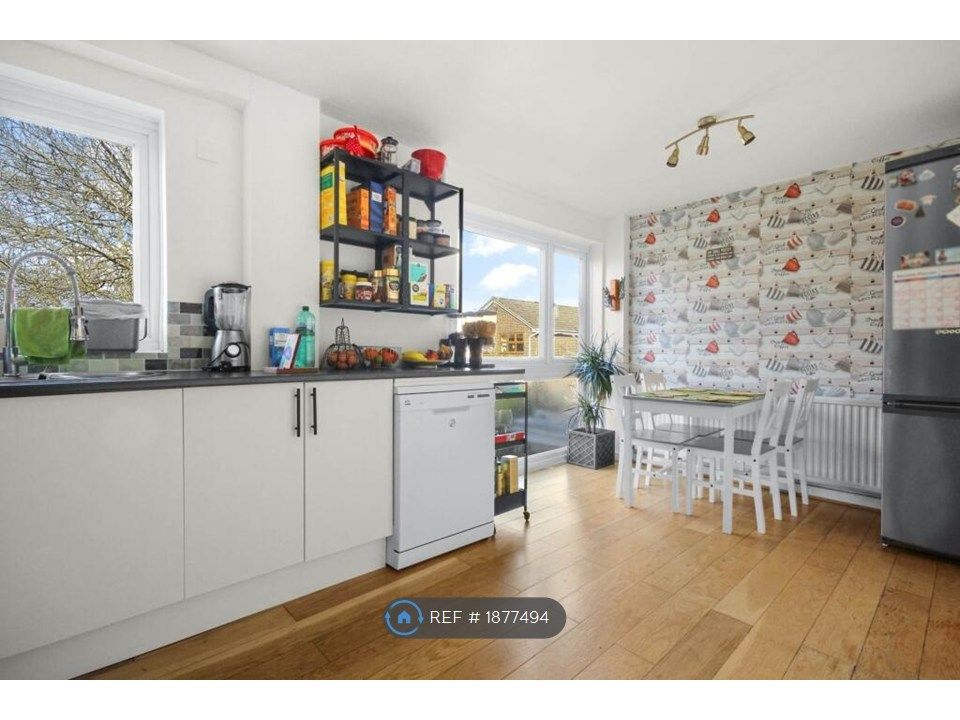 Property photo 3 of 12 Kitchen Diner