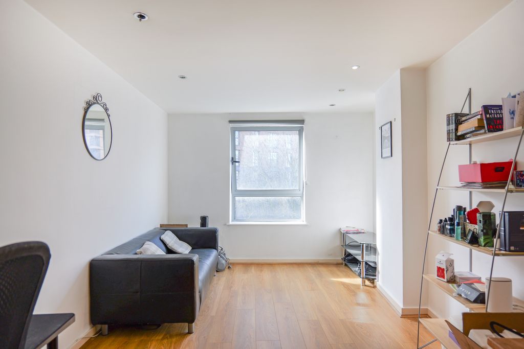 Property photo 2 of 24