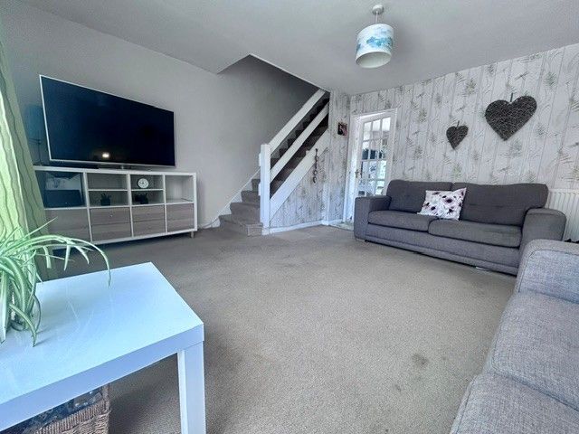 Property photo 3 of 17 22 Ashley Lounge 2