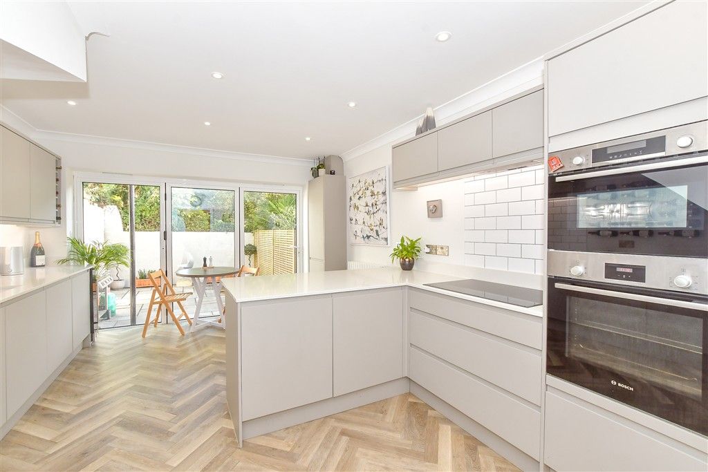 Property photo 1 of 12 Kitchen/Breakfast Room
