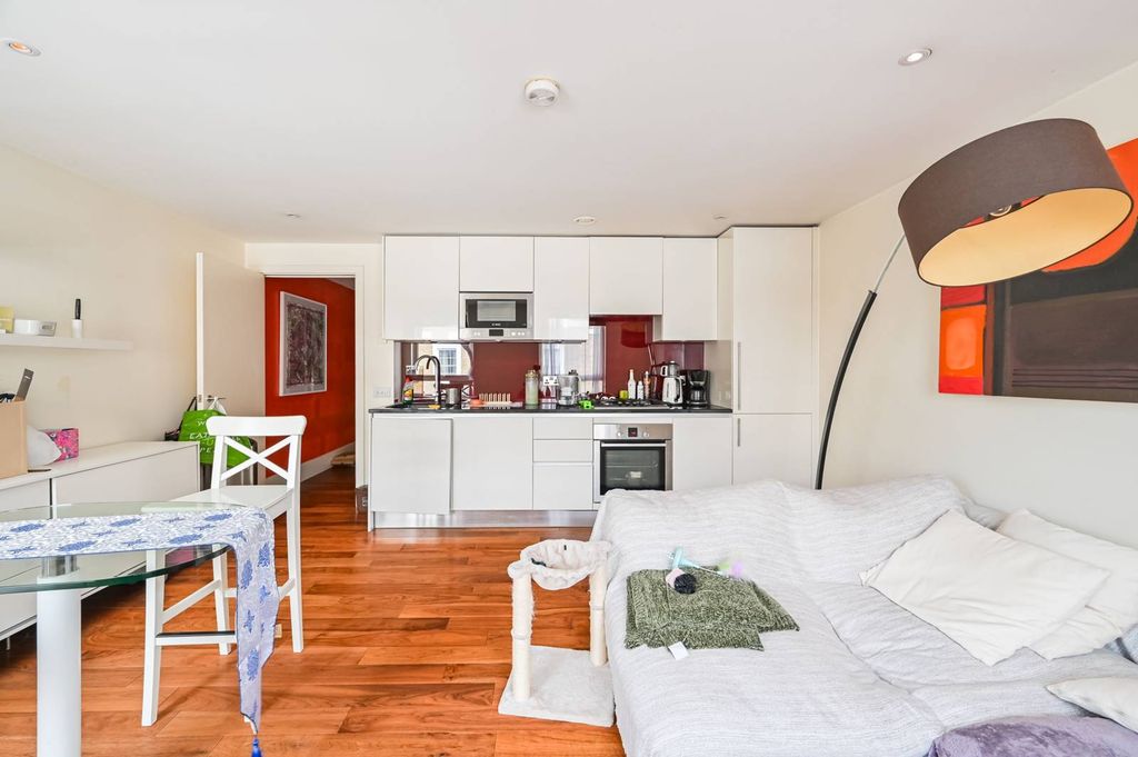 Property photo 2 of 7