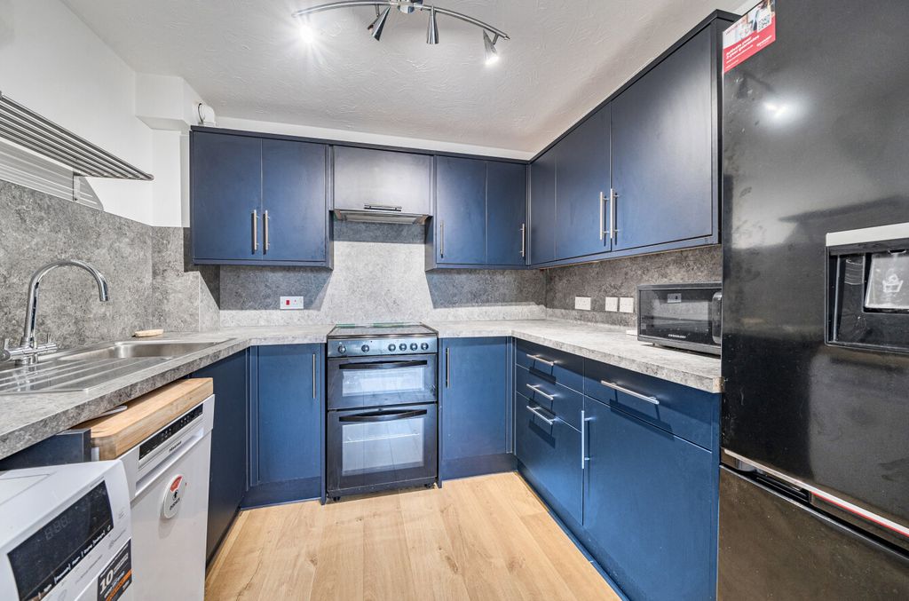 Property photo 2 of 10 1437339-9-69c6c5B...