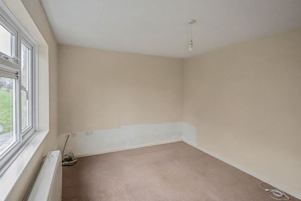 Property photo 3 of 13 4 Hodge Lane, Malmesbury, Wiltshire, Sn16 0Bp