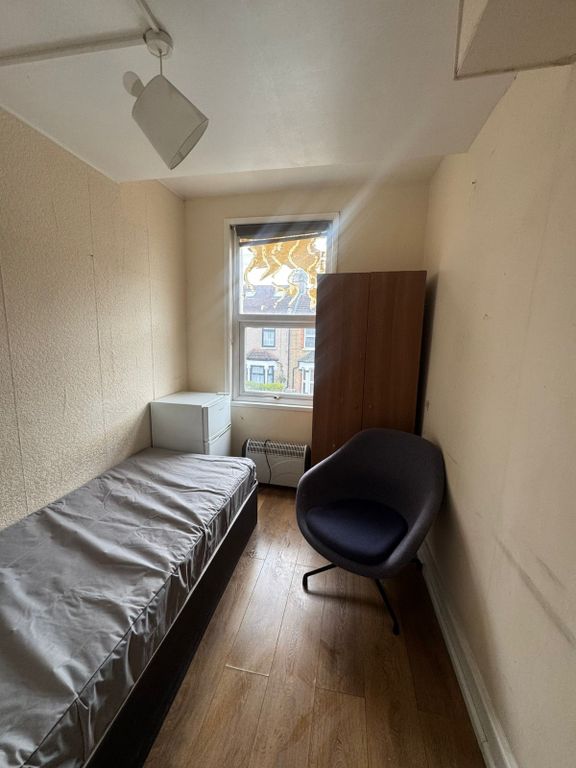 Property photo 1 of 4