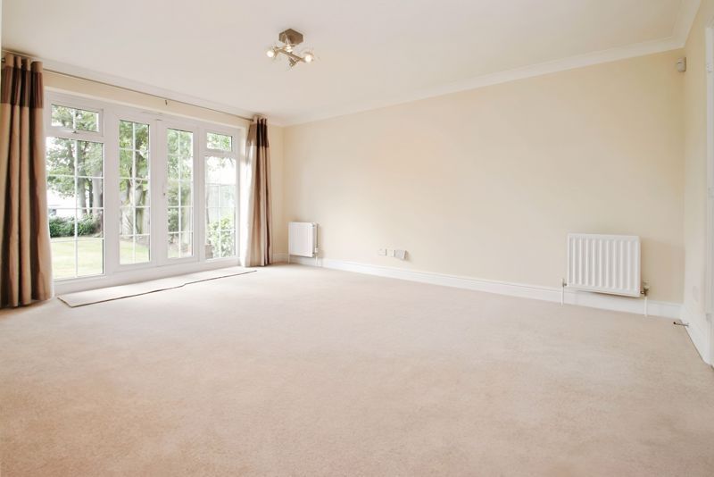 Property photo 2 of 8 Photo 3