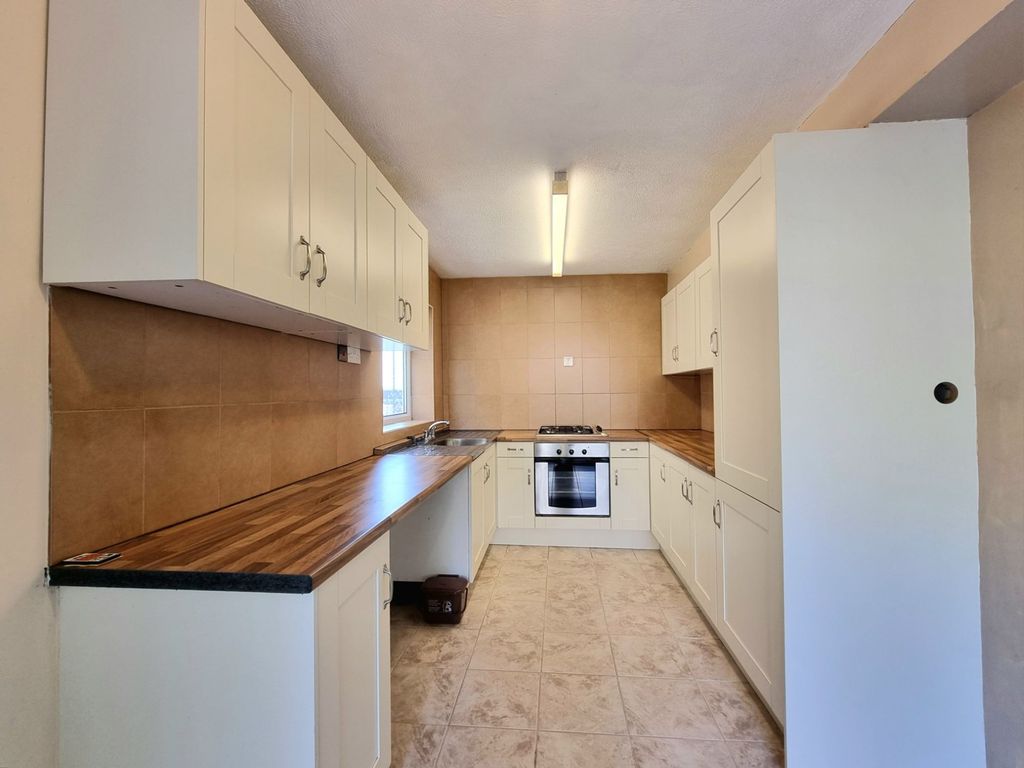 Property photo 2 of 30