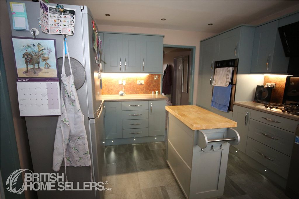 Property photo 3 of 15 Picture No. 12