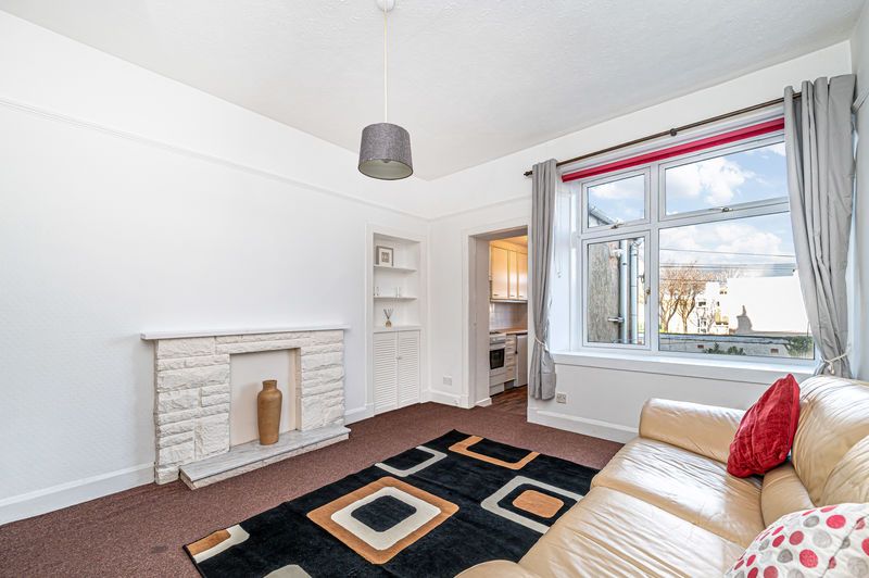 Property photo 2 of 17 Lounge