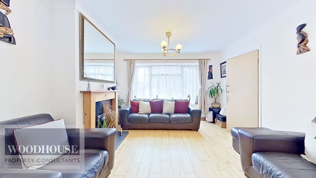 Property photo 3 of 31