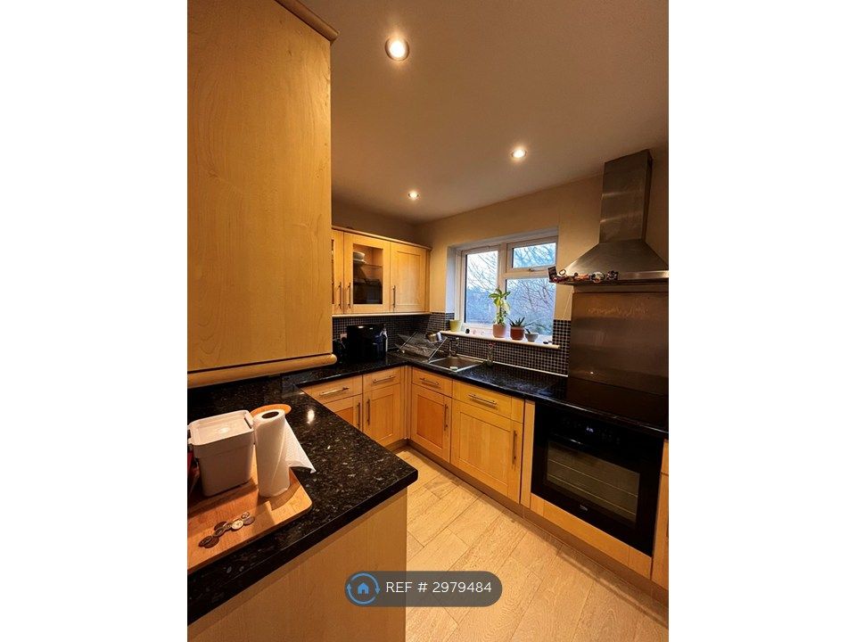 Property photo 2 of 9 Kitchen