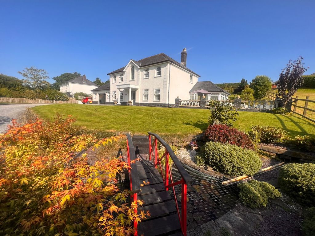 Property photo 1 of 74