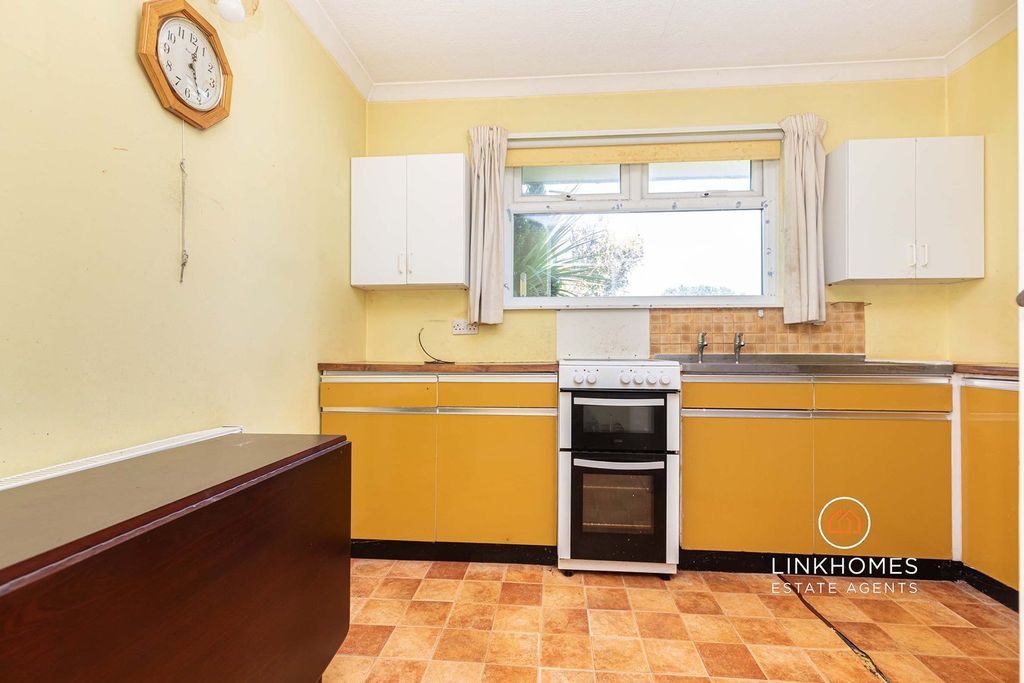 Property photo 3 of 21