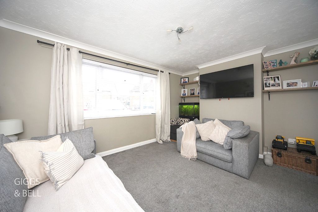 Property photo 3 of 16 4732222