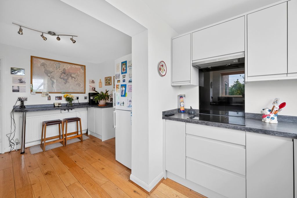 Property photo 3 of 15 Kitchen