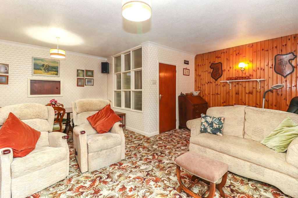 Property photo 3 of 25