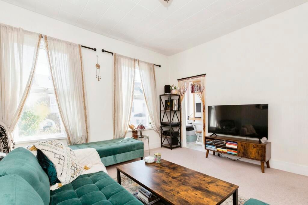 Property photo 2 of 13 202958_1584663-1_Img_01_0000