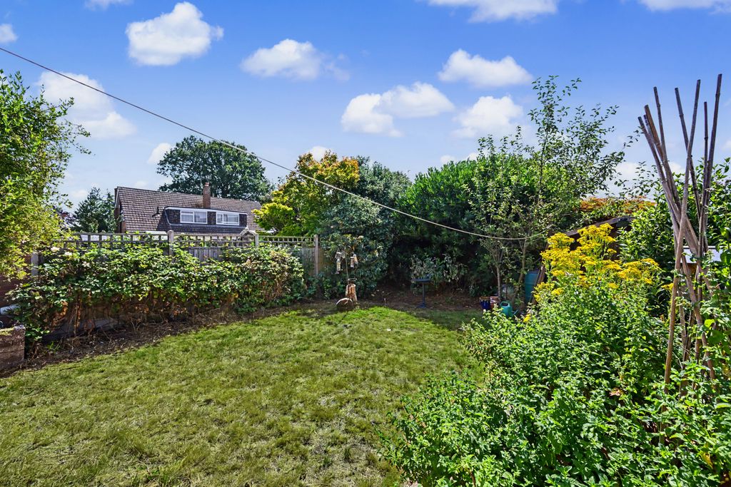 Property photo 2 of 21