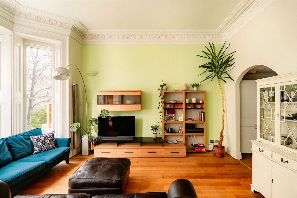 Property photo 2 of 9 Reception