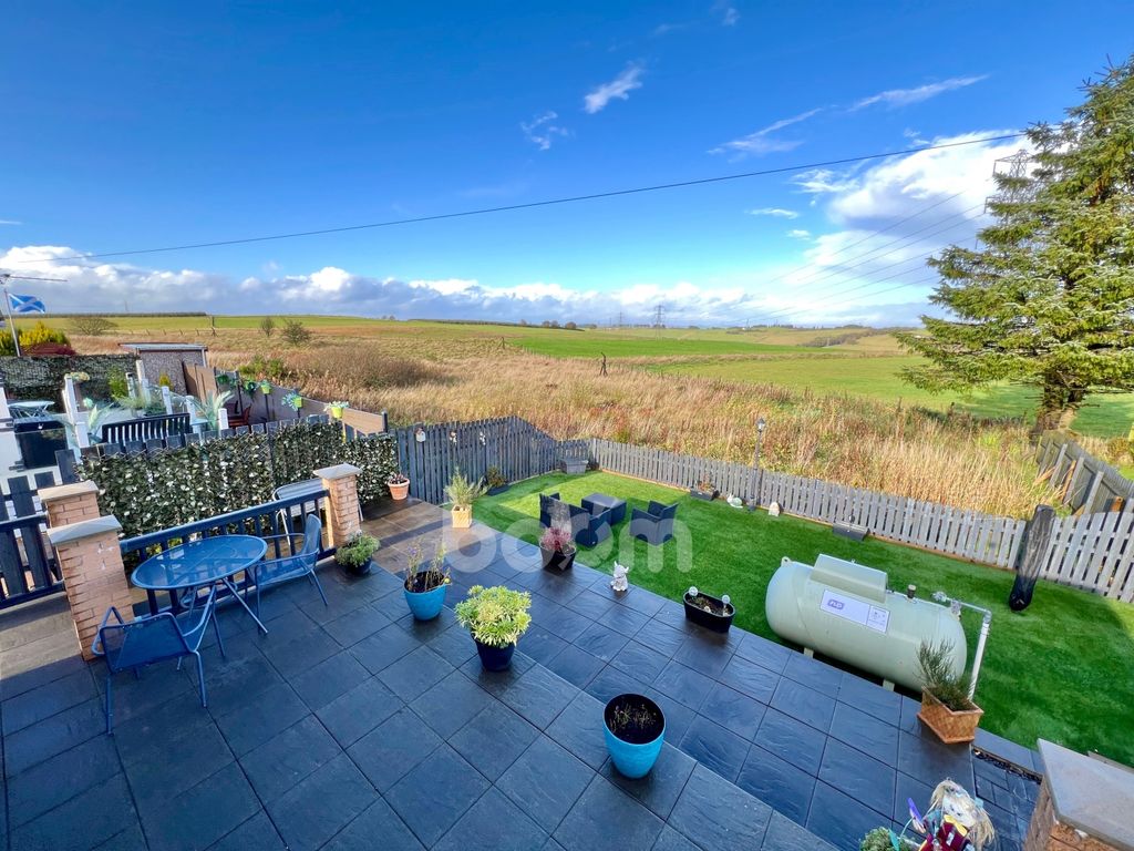 Property photo 2 of 21 Heatherbank Park, Neilston Rear Garden