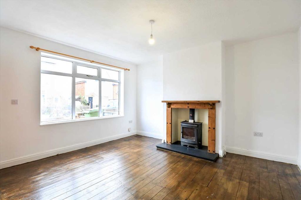 Property photo 2 of 12 Lounge