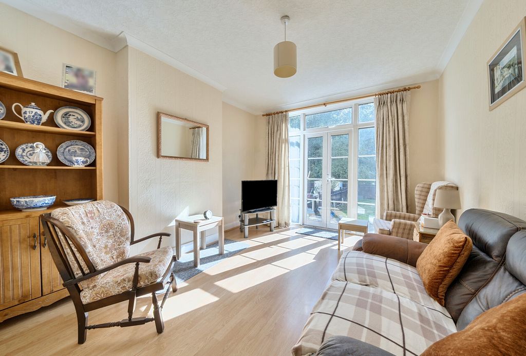 Property photo 3 of 13 1358970-9-68d51Ec...