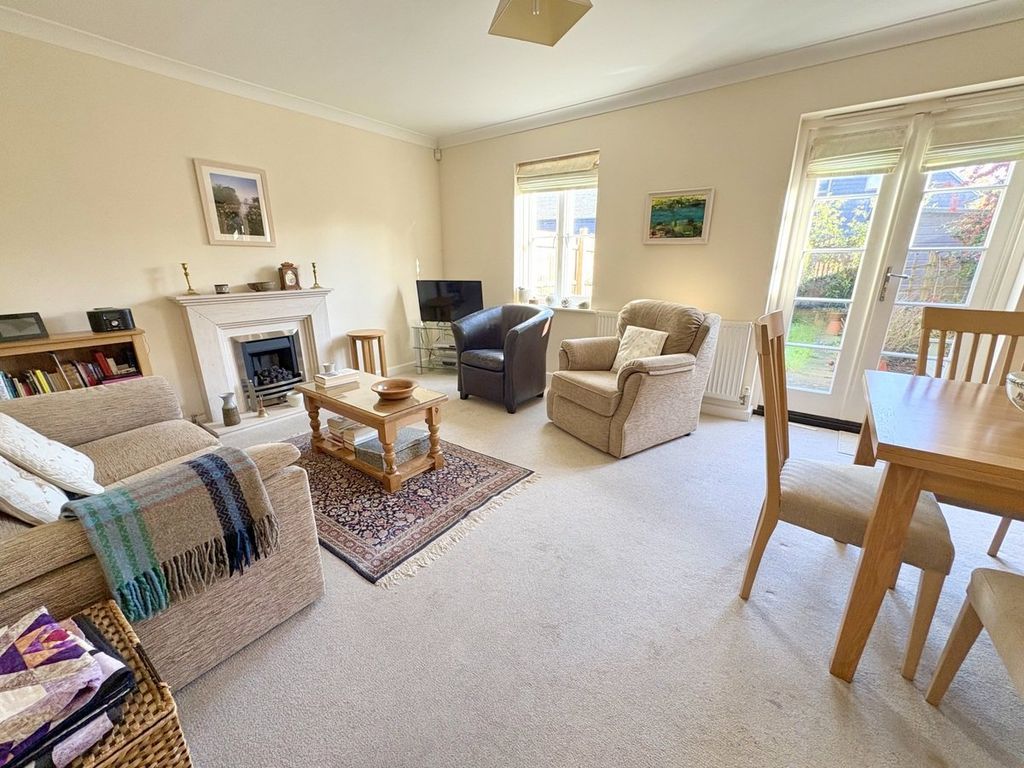 Property photo 2 of 21