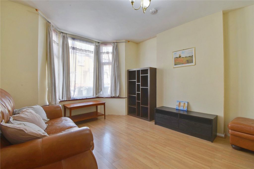 Property photo 3 of 12 Picture No. 11
