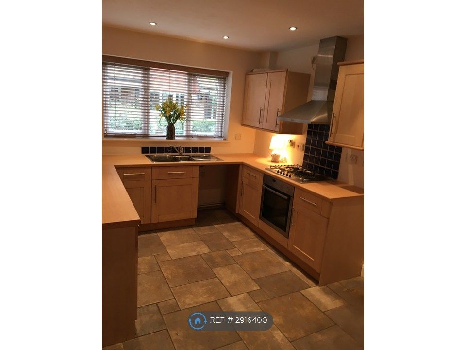 Property photo 2 of 4 Kitchen