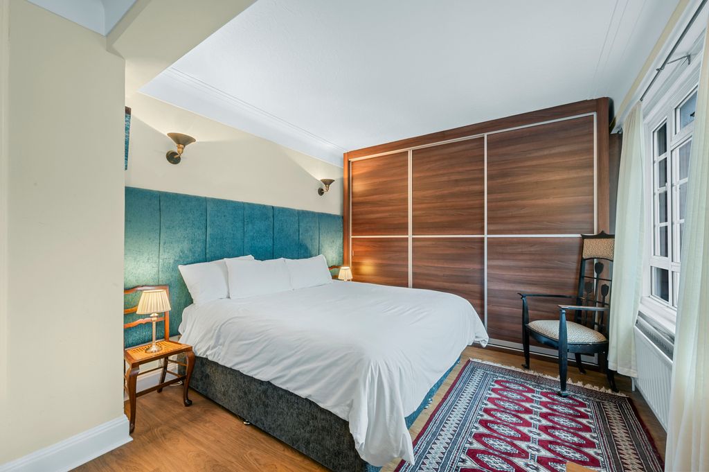 Property photo 3 of 8