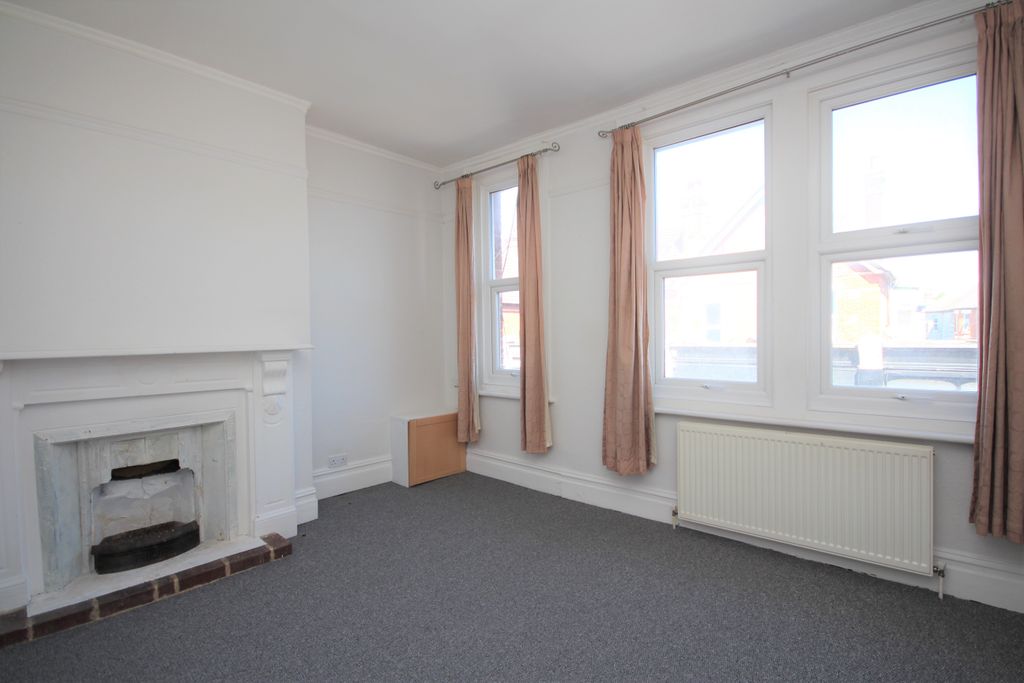 Property photo 3 of 4