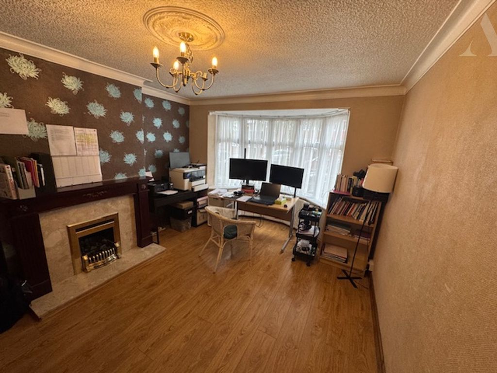 Property photo 3 of 13 62 Beaufort Avenue Front Reception Room.Jpeg