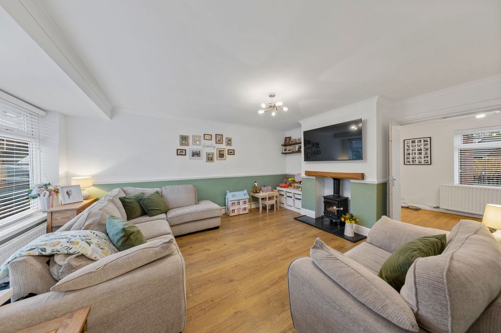 Property photo 2 of 21